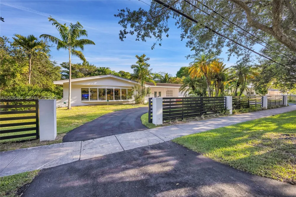 6970 SW 124th St Pinecrest, FL 33156