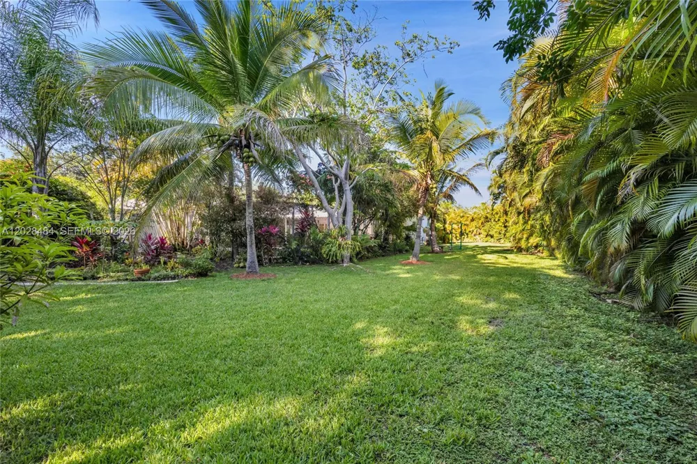 6970 SW 124th St Pinecrest, FL 33156