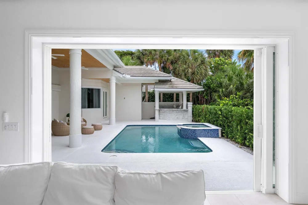 2925 SE Dune Drive Hutchinson Island, FL 34996
