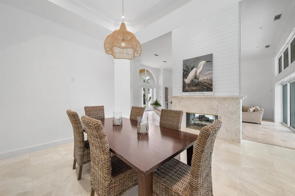 2925 SE Dune Drive Hutchinson Island, FL 34996