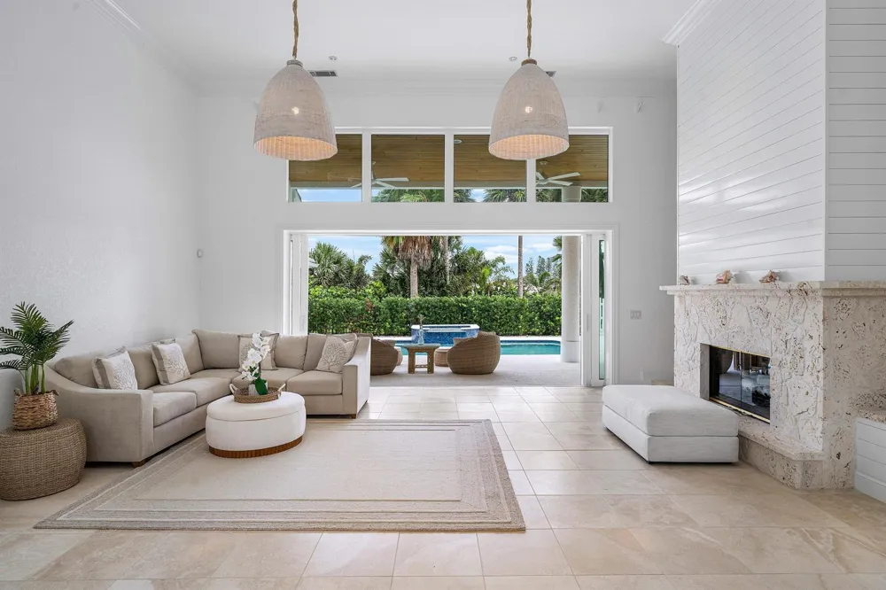 2925 SE Dune Drive Hutchinson Island, FL 34996
