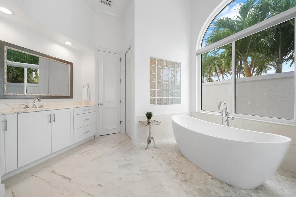 2925 SE Dune Drive Hutchinson Island, FL 34996