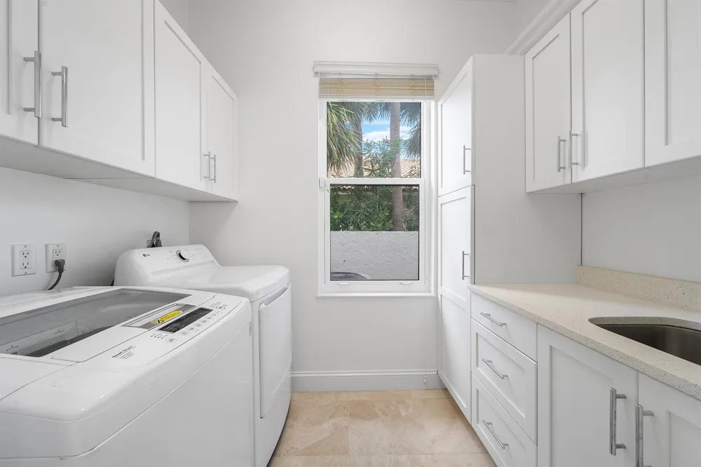 2925 SE Dune Drive Hutchinson Island, FL 34996