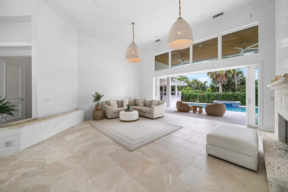 2925 SE Dune Drive Hutchinson Island, FL 34996