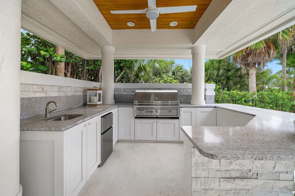 2925 SE Dune Drive Hutchinson Island, FL 34996