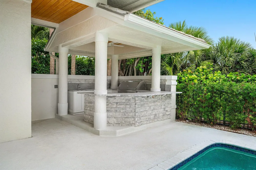 2925 SE Dune Drive Hutchinson Island, FL 34996