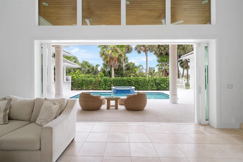2925 SE Dune Drive Hutchinson Island, FL 34996