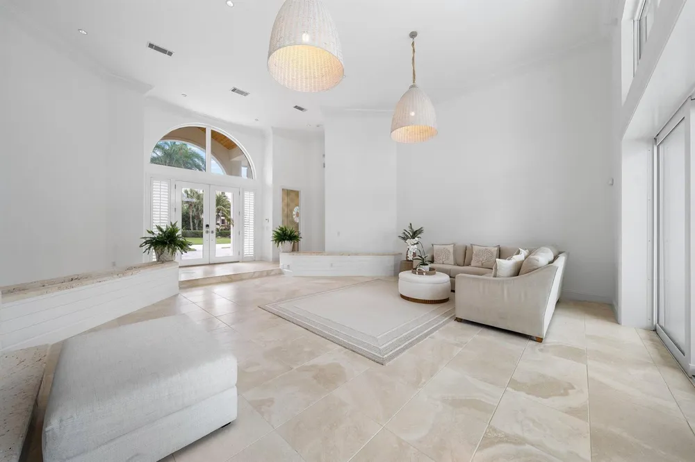 2925 SE Dune Drive Hutchinson Island, FL 34996