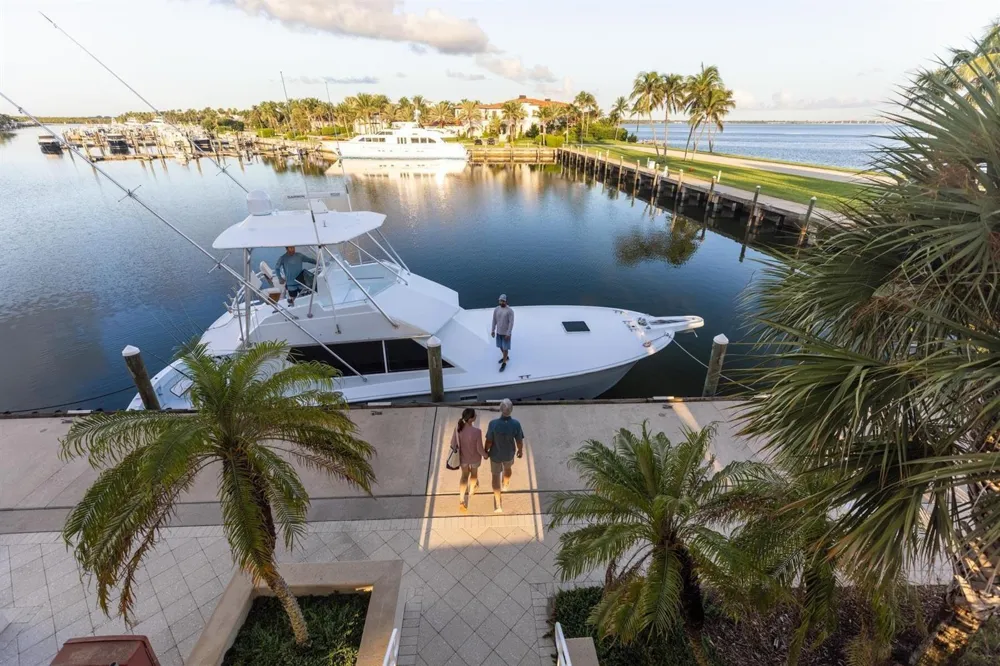 2925 SE Dune Drive Hutchinson Island, FL 34996