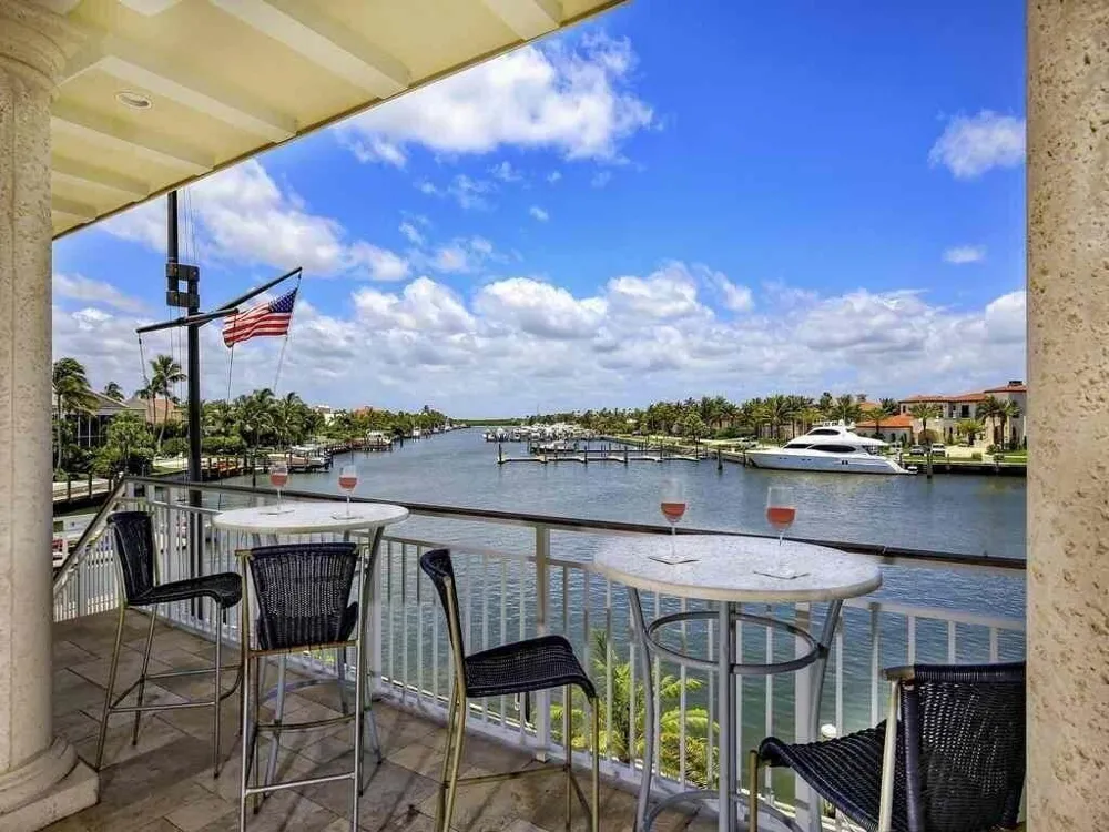 2925 SE Dune Drive Hutchinson Island, FL 34996