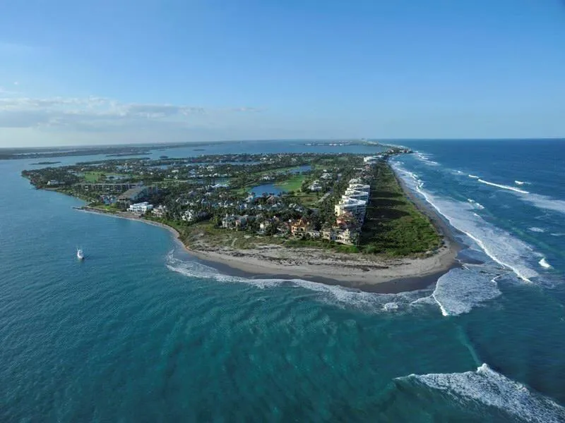 2925 SE Dune Drive Hutchinson Island, FL 34996