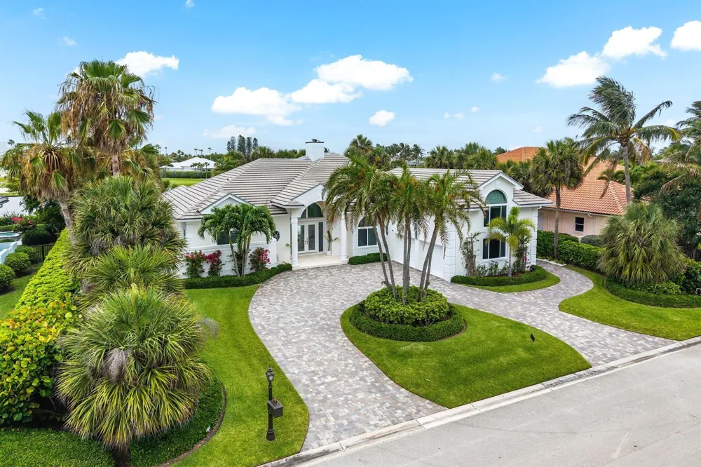 2925 SE Dune Drive Hutchinson Island, FL 34996