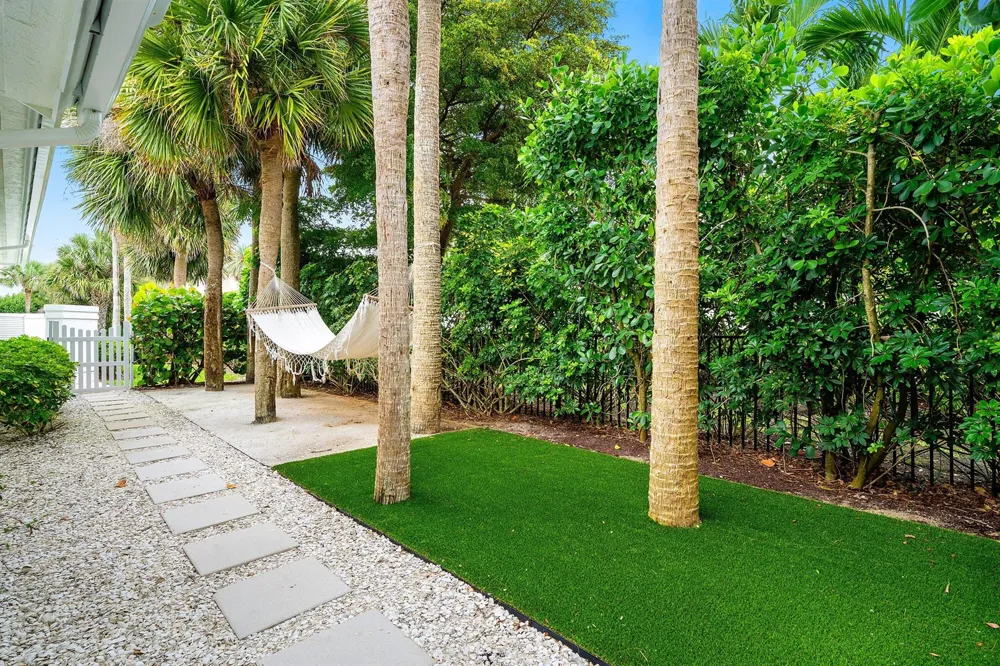 2925 SE Dune Drive Hutchinson Island, FL 34996