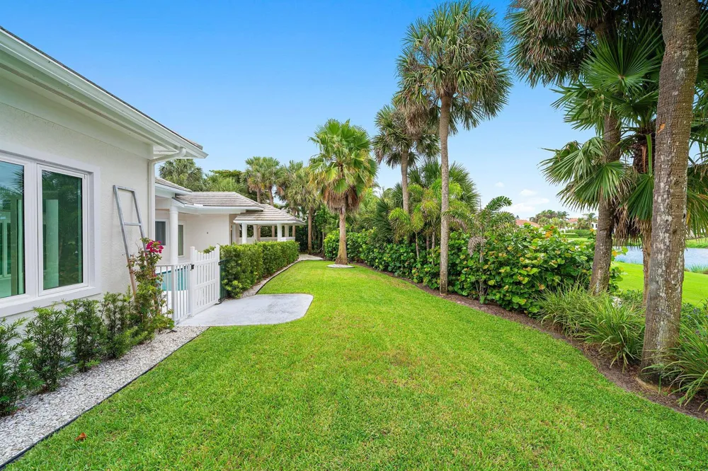 2925 SE Dune Drive Hutchinson Island, FL 34996