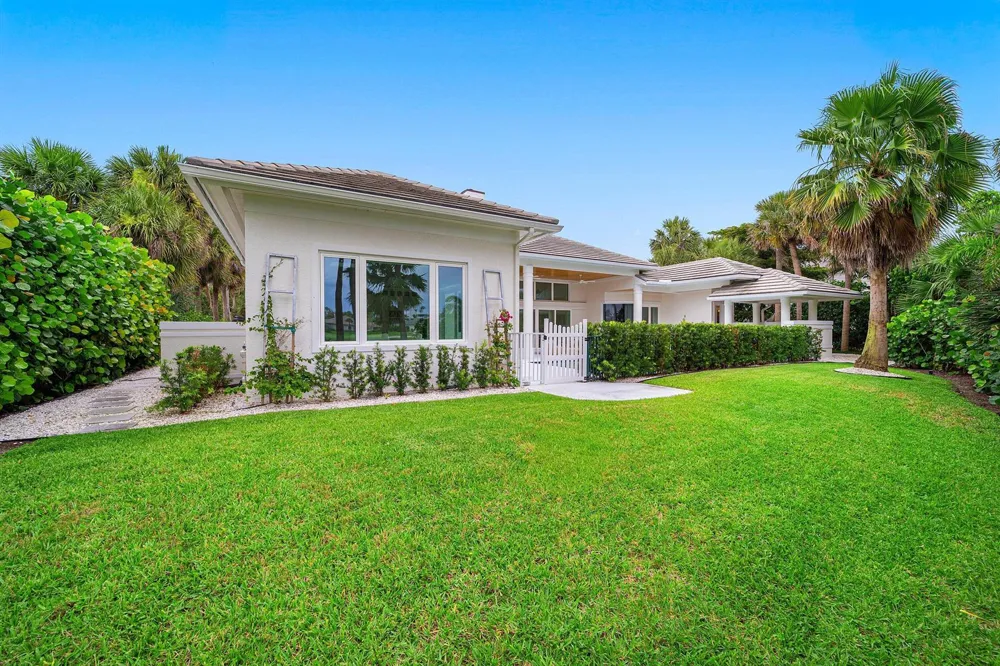 2925 SE Dune Drive Hutchinson Island, FL 34996