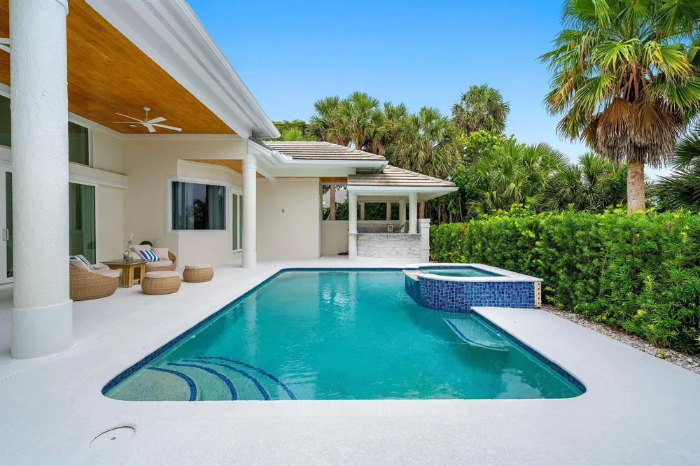 2925 SE Dune Drive Hutchinson Island, FL 34996