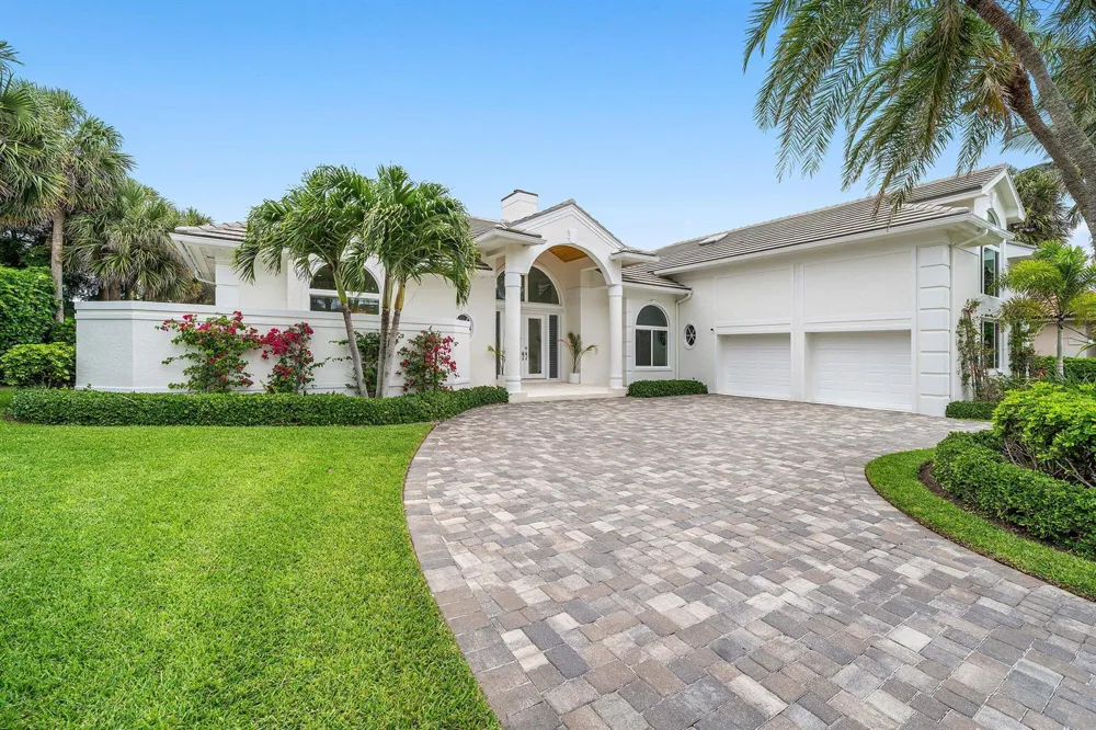 2925 SE Dune Drive Hutchinson Island, FL 34996