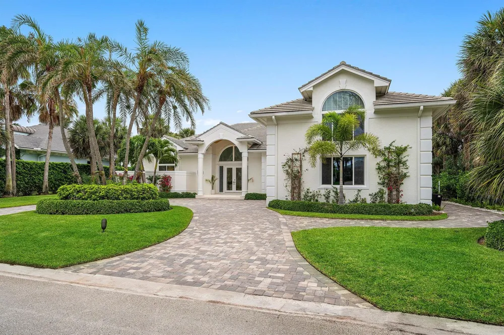 2925 SE Dune Drive Hutchinson Island, FL 34996