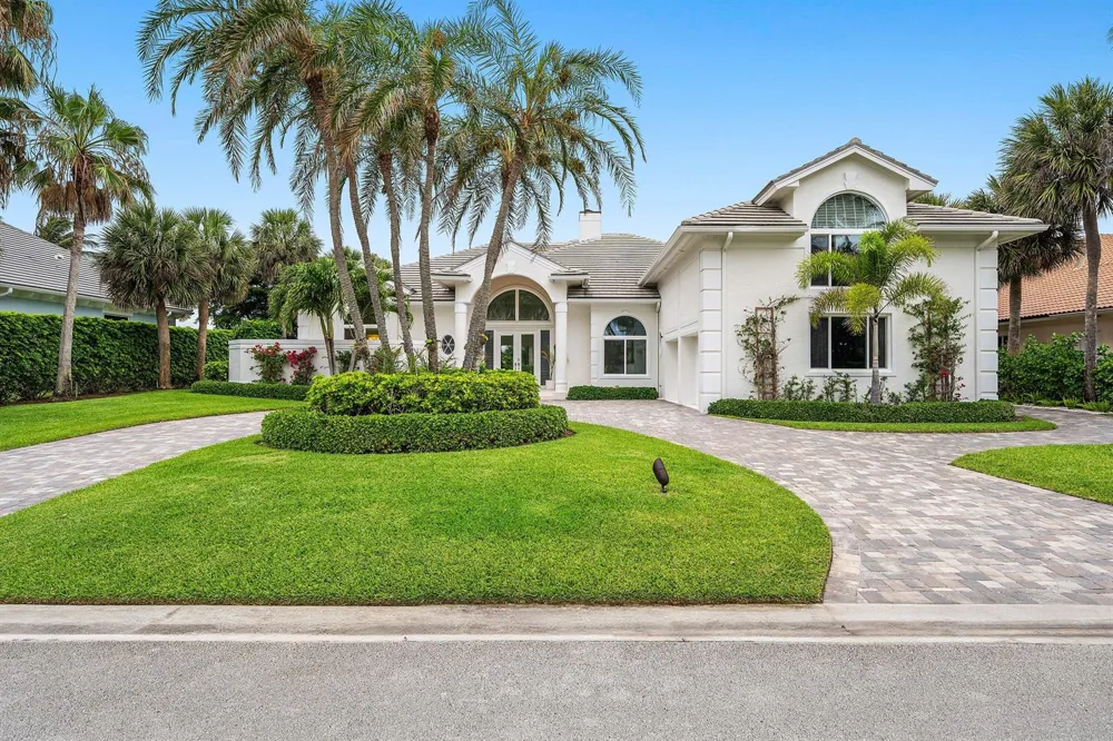 2925 SE Dune Drive Hutchinson Island, FL 34996