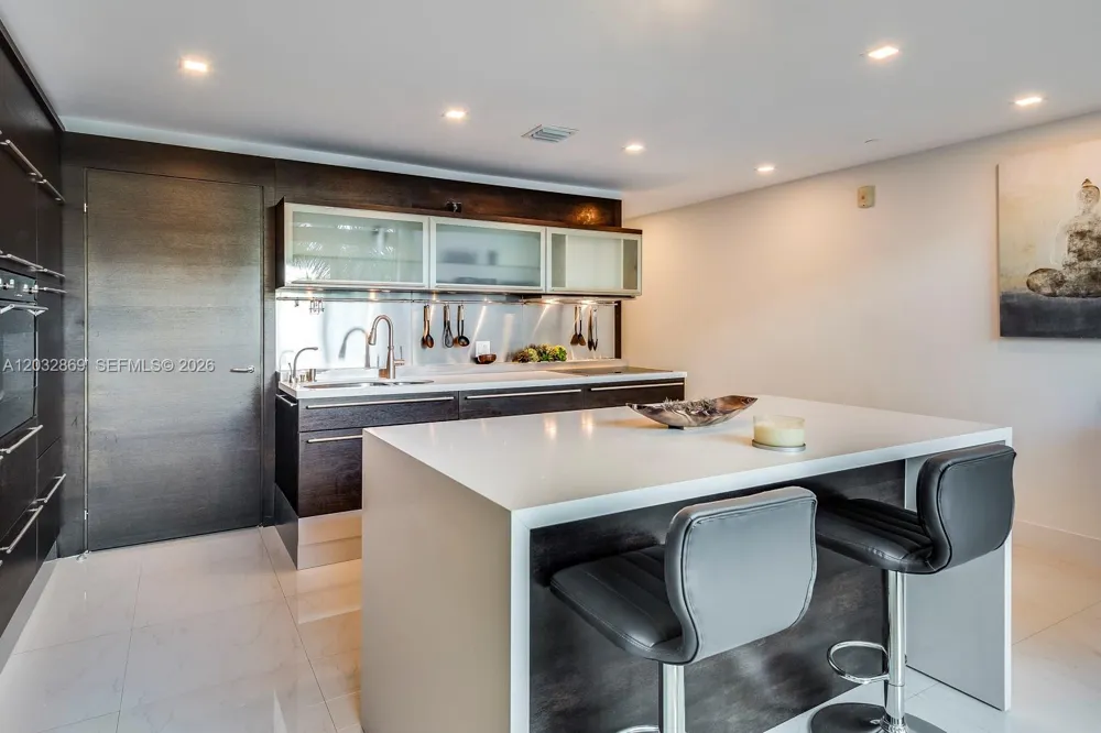 6000 Collins Ave #346 Miami Beach, FL 33140