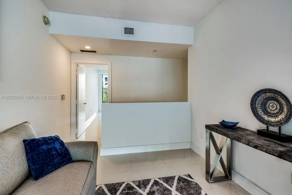 6000 Collins Ave #346 Miami Beach, FL 33140