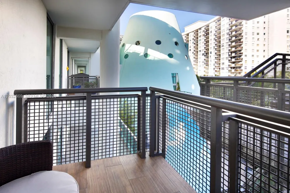 6000 Collins Ave #346 Miami Beach, FL 33140