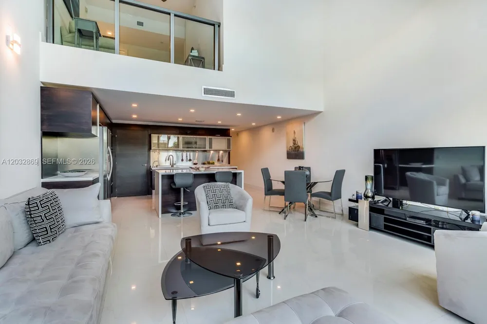 6000 Collins Ave #346 Miami Beach, FL 33140