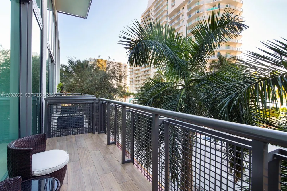 6000 Collins Ave #346 Miami Beach, FL 33140