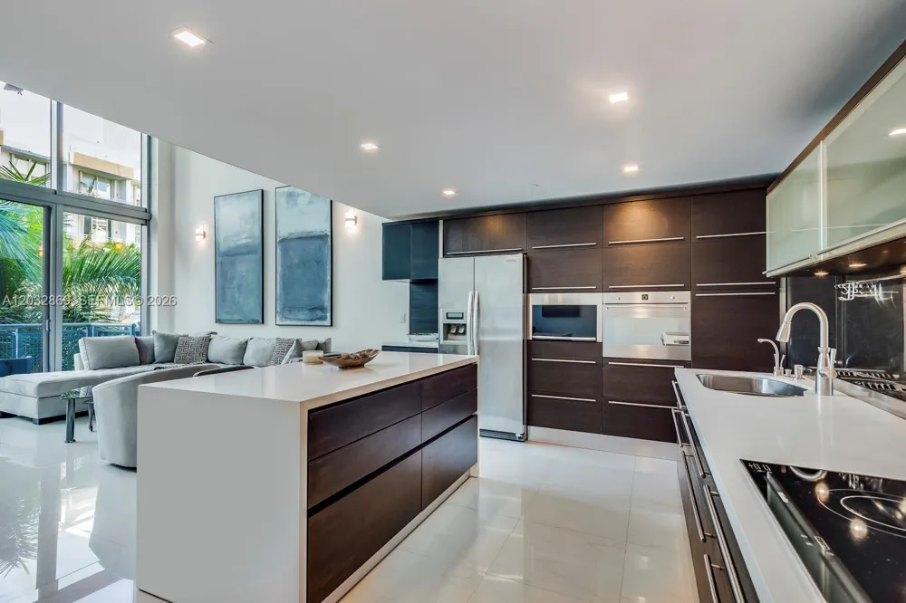 6000 Collins Ave #346 Miami Beach, FL 33140