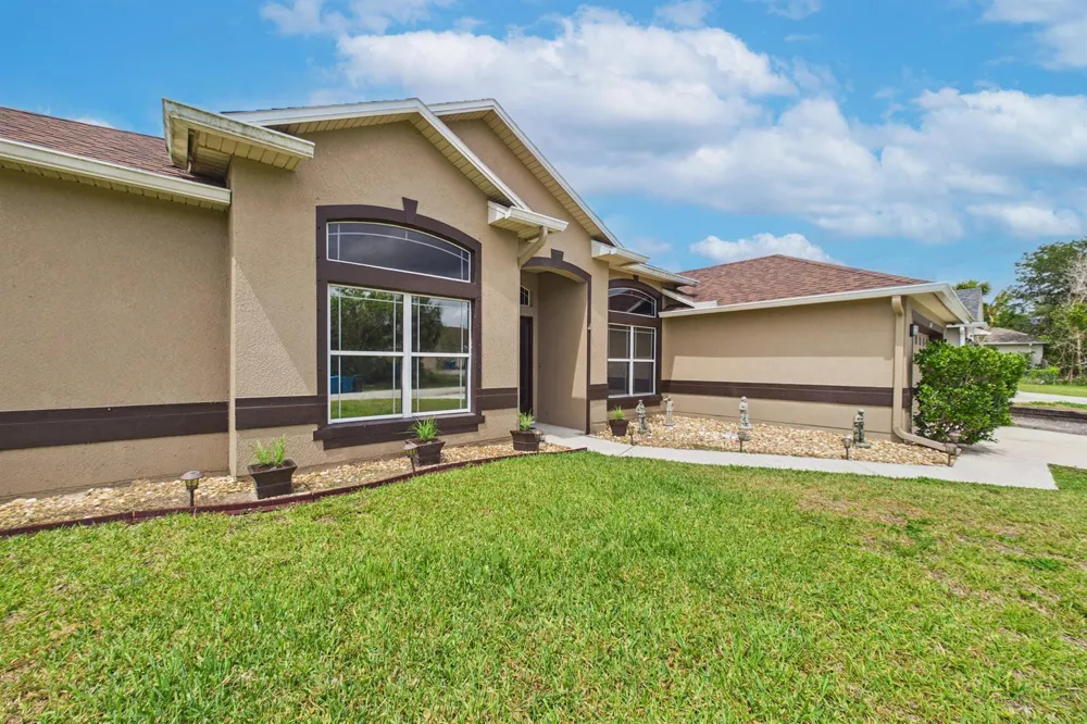 567 Mimosa Street SW Palm Bay, FL 32908