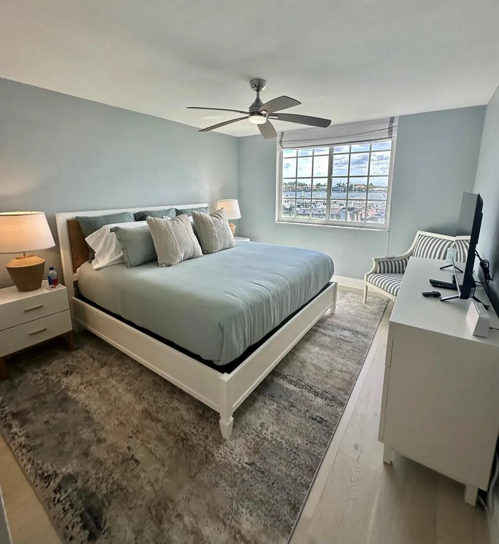 167 Yacht Club Way #204 Hypoluxo, FL 33462