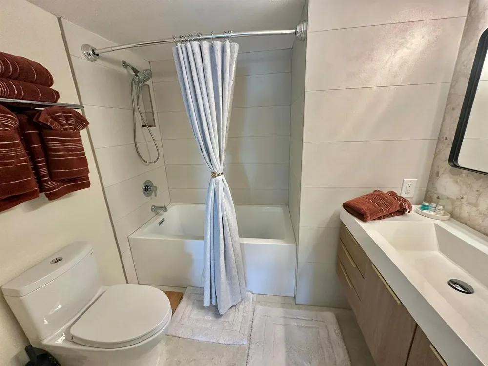 167 Yacht Club Way #204 Hypoluxo, FL 33462