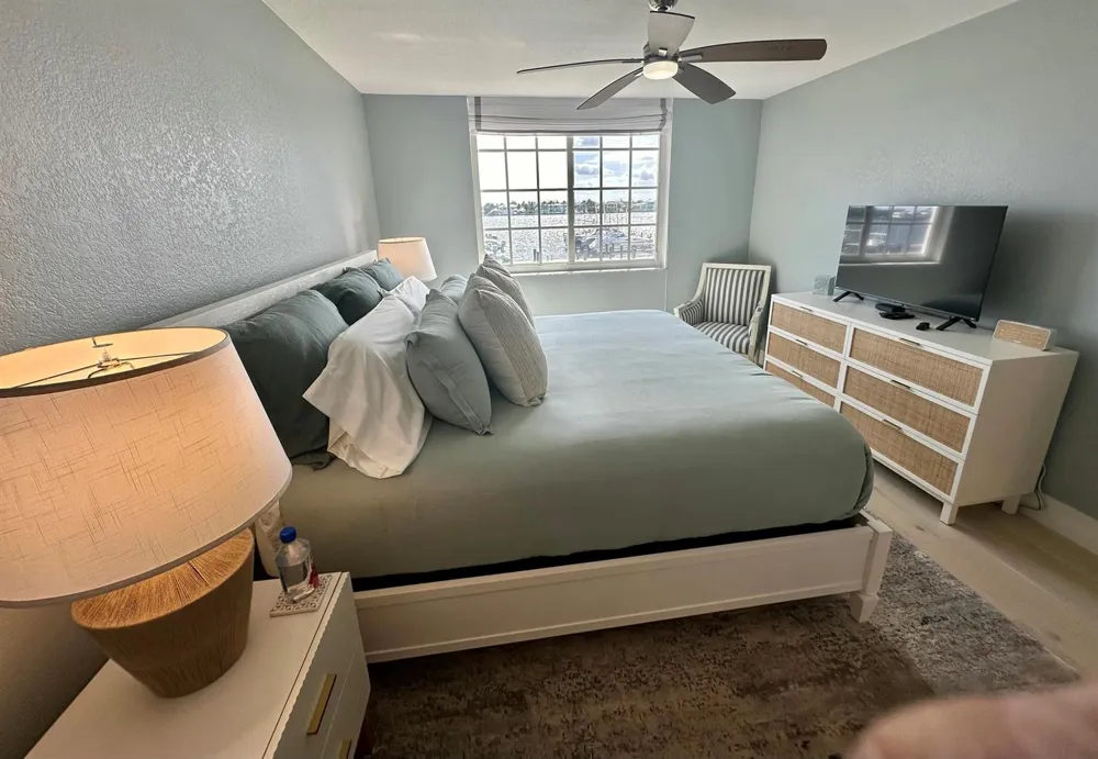 167 Yacht Club Way #204 Hypoluxo, FL 33462