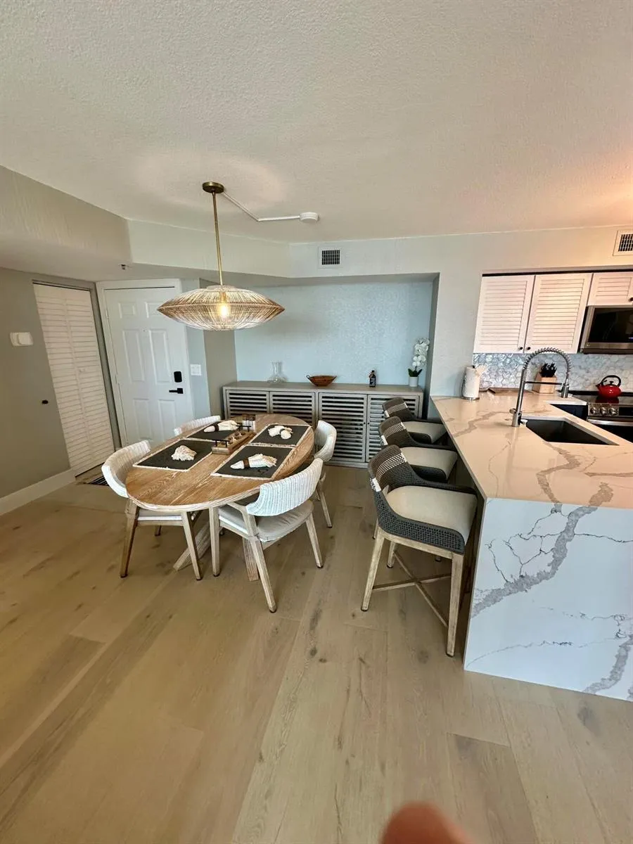 167 Yacht Club Way #204 Hypoluxo, FL 33462