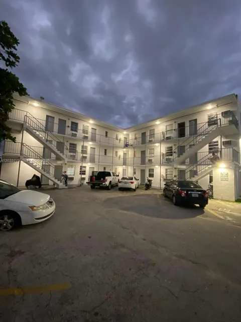 1261 NW 59th St #14