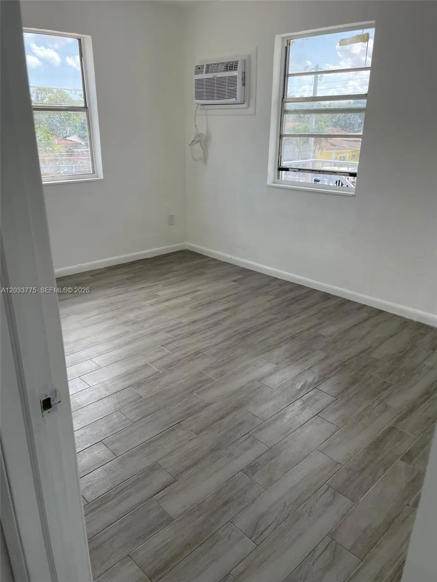 1261 NW 59th St #14 Miami, FL 33142