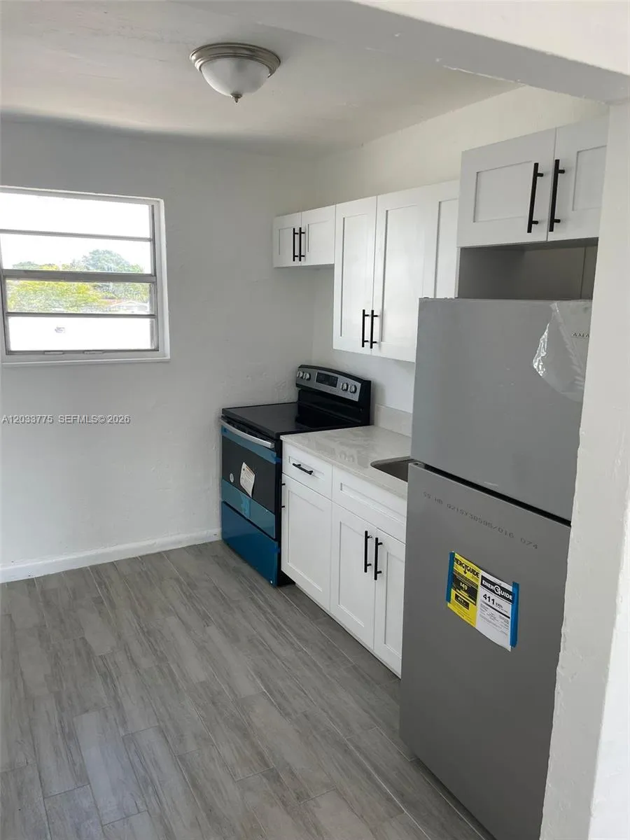 1261 NW 59th St #14 Miami, FL 33142