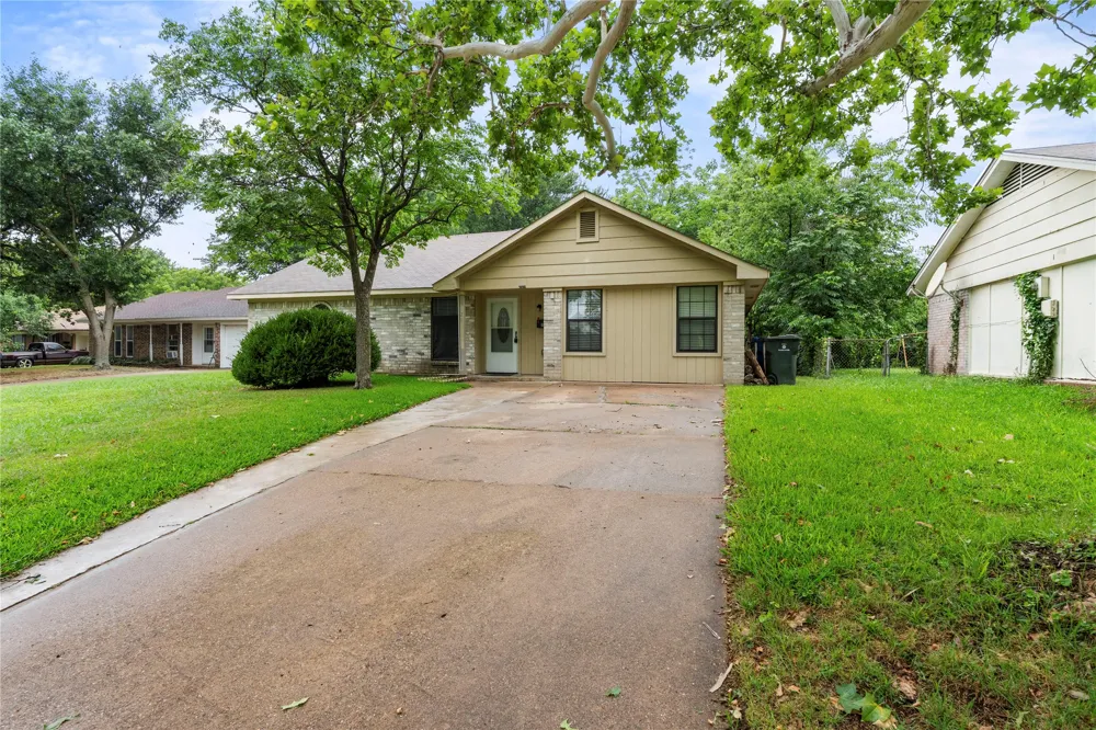1121 Sam Houston Drive Garland, TX 75042