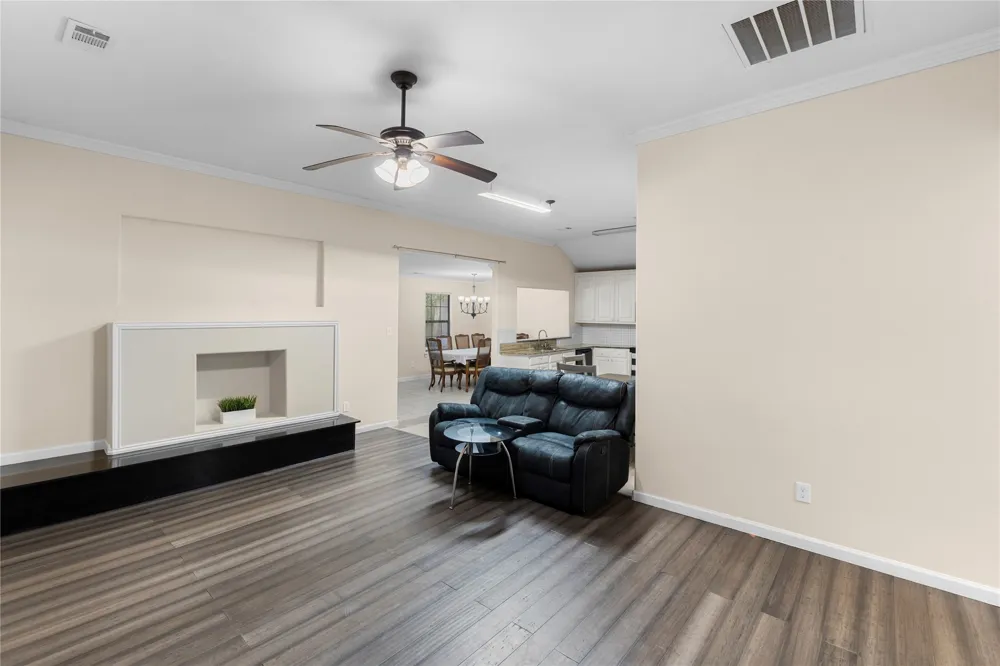 1121 Sam Houston Drive Garland, TX 75042