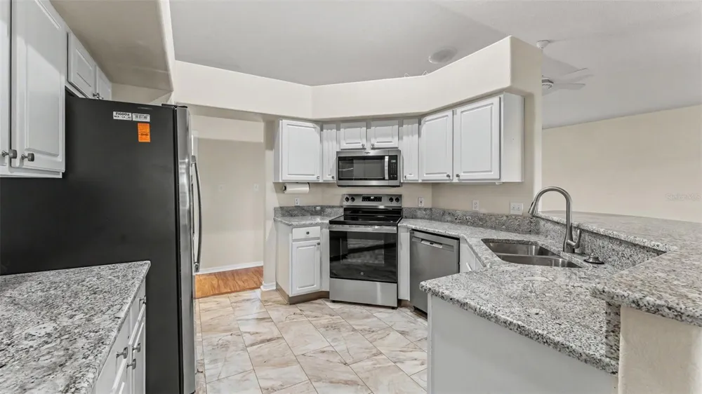 6008 SWALLOW DRIVE Lakeland, FL 33809