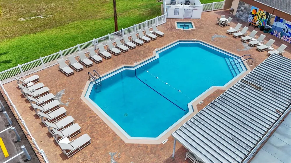 6008 SWALLOW DRIVE Lakeland, FL 33809