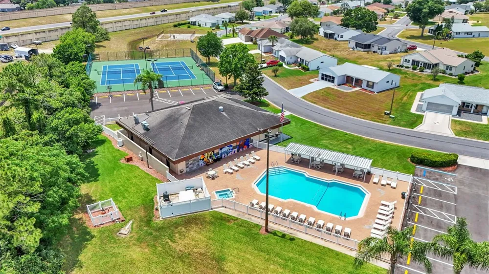 6008 SWALLOW DRIVE Lakeland, FL 33809