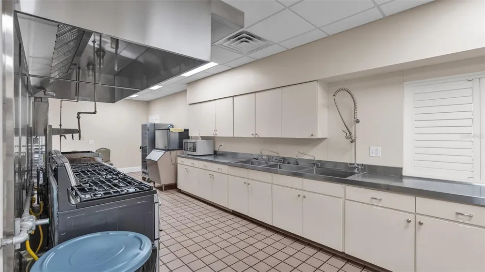 6008 SWALLOW DRIVE Lakeland, FL 33809