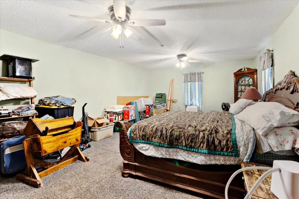 1250 Garrett Road Whitewright, TX 75491