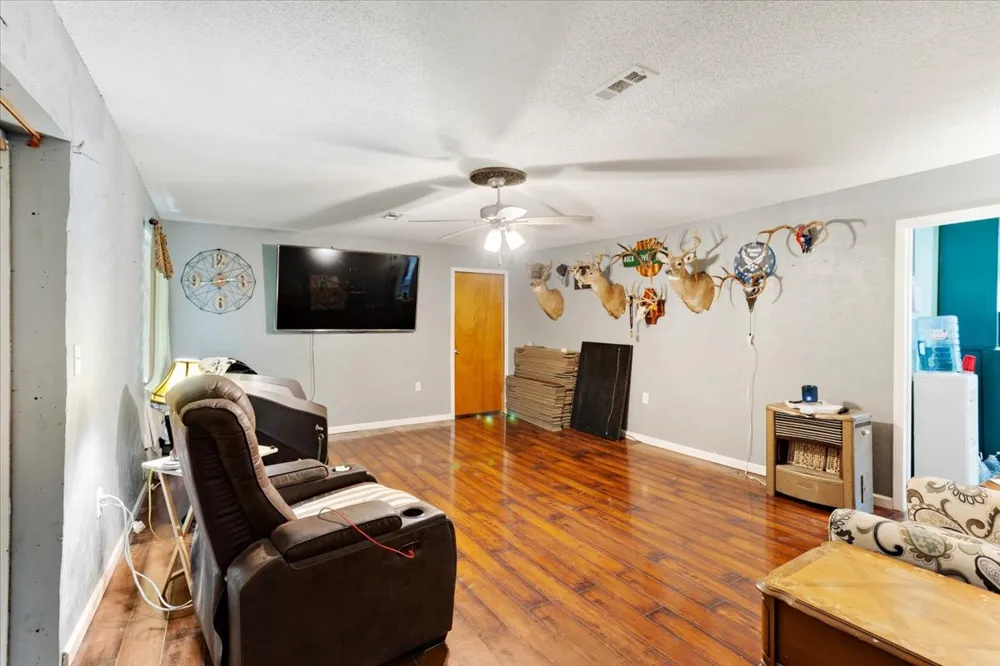 1250 Garrett Road Whitewright, TX 75491
