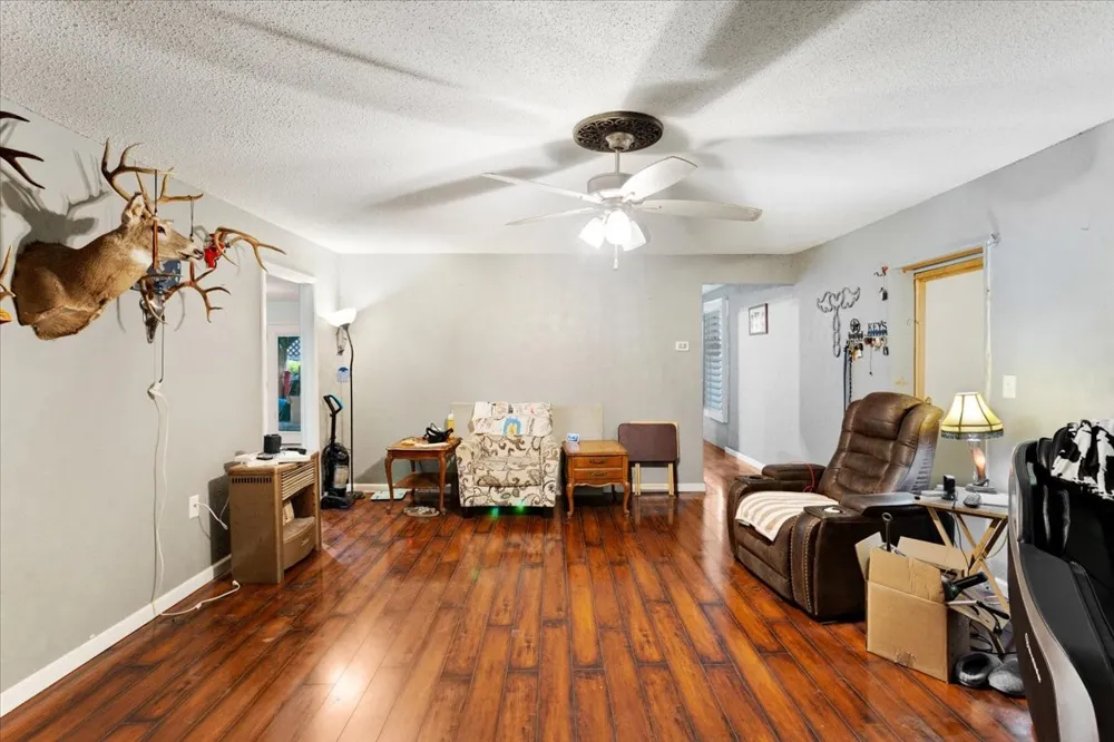 1250 Garrett Road Whitewright, TX 75491