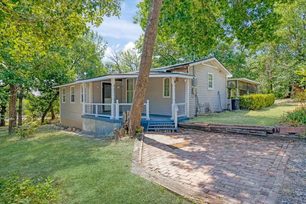 1250 Garrett Road Whitewright, TX 75491