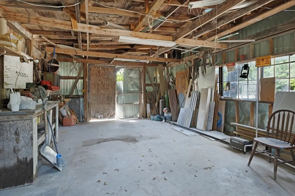1250 Garrett Road Whitewright, TX 75491