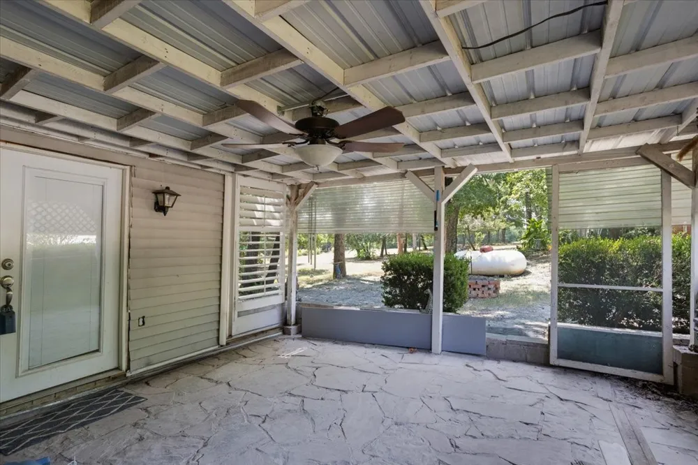 1250 Garrett Road Whitewright, TX 75491