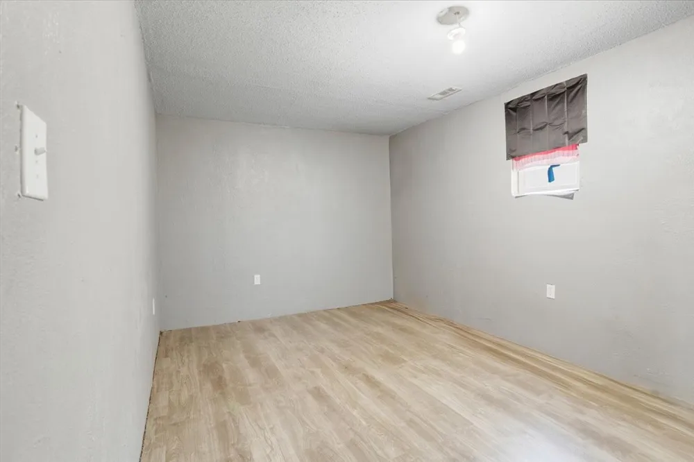 1250 Garrett Road Whitewright, TX 75491